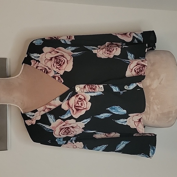 Show Me Your MuMu, Uptown Button Front Floral Cropped, Long Sleeve, Size L. NEW - Picture 1 of 10